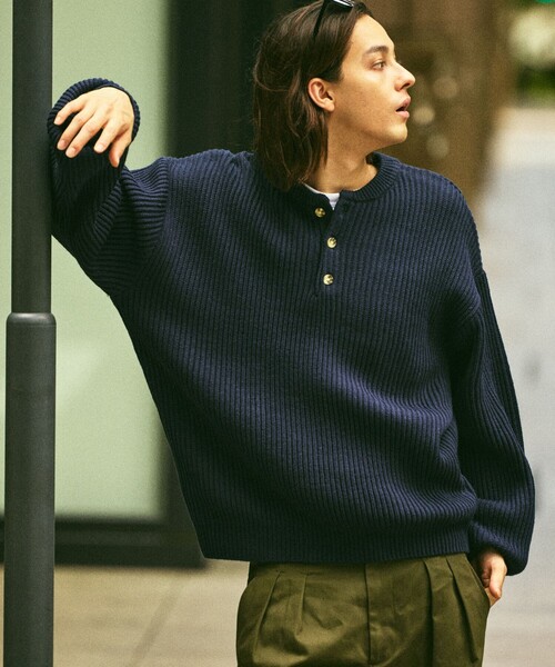 FREAK'S STORE(フリークスストア)の「限定展開 リラックスフィット 畦編み ヘンリーネック ニット(ニット/セーター・メンズ・ブラック/チャコールグレー/ブラウン/ネイビー・LARGE/MEDIUM/SMALL)」の9枚目の写真