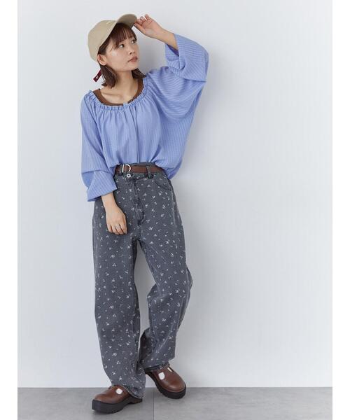 ehka sopo（エヘカソポ）の「花柄抜染デニムパンツ（その他パンツ・レディース・サックスブルー/ブルー/グレー・F）」の7枚目の写真