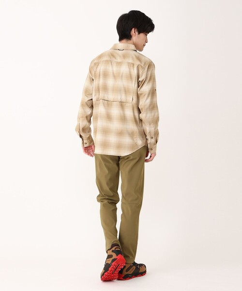 Columbia(コロンビア)の「Columbia/シルバーリッジユーティリティライトプレイド ロングスリーブシャツ チェック UVカット 速乾/コロンビア(シャツ/ブラウス・メンズ・ネイビー/ベージュ/ブルー/グリーン/オレンジ/ダークベージュ・XL/L/M/XS/XXL/S)」の8枚目の写真