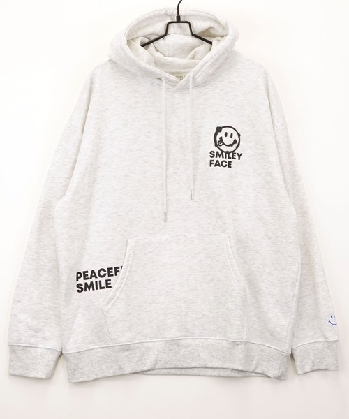 SMILEY FACE(スマイリーフェイス)の「【GROOVY STORE】SMILEY FACE 裏起毛ビッグサイズスプルオーバーパーカー(パーカー・メンズ・ホワイト×グレー/ブラック/スミクロ・L/M)」の4枚目の写真