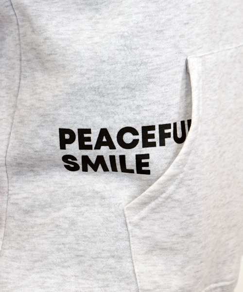 SMILEY FACE(スマイリーフェイス)の「【GROOVY STORE】SMILEY FACE 裏起毛ビッグサイズスプルオーバーパーカー(パーカー・メンズ・ホワイト×グレー/ブラック/スミクロ・L/M)」の13枚目の写真