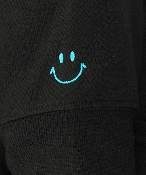 SMILEY FACE(スマイリーフェイス)の「【GROOVY STORE】SMILEY FACE 裏起毛ビッグサイズスプルオーバーパーカー(パーカー・メンズ・ホワイト×グレー/ブラック/スミクロ・L/M)」の17枚目の写真