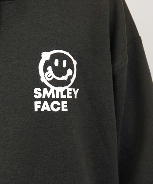 SMILEY FACE(スマイリーフェイス)の「【GROOVY STORE】SMILEY FACE 裏起毛ビッグサイズスプルオーバーパーカー(パーカー・メンズ・ホワイト×グレー/ブラック/スミクロ・L/M)」の20枚目の写真