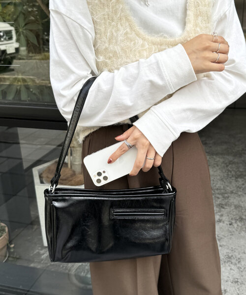 DISCOAT（ディスコート）の「オイル調2WAYポケットショルダーバッグ（ショルダーバッグ・レディース・キャメル/ボルドー/ダークブラウン/ブラック・FREE）」の14枚目の写真
