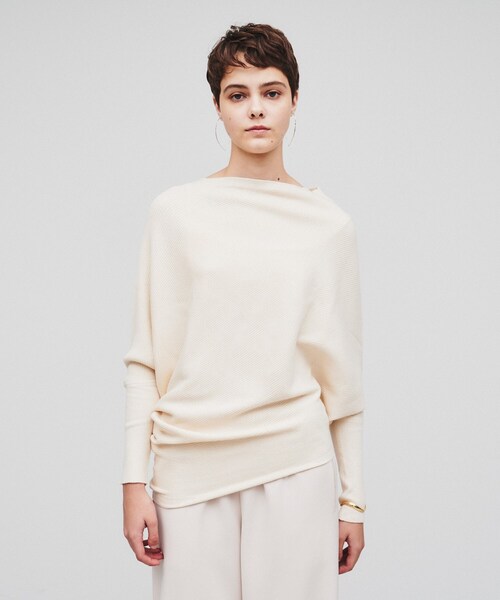 cloenc(クロエンス)の「◆アシンメトリードルマンスリーブニット(ニット/セーター・レディース・アイボリー/ブラック/ブラウン系/ナチュラル・02)」の1枚目の写真