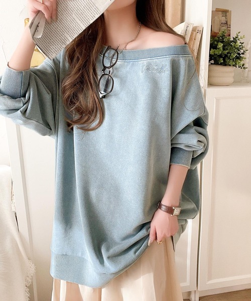 classicalelf（クラシカルエルフ）の「大人可愛いゆるスタイル。前後2WAYヴィンテージ加工スウェットオフショルワンポイントトップス（スウェット・レディース・杢グレー/ブルー/チャコール/ベージュ・SMALL/LARGE/MEDIUM/X-LARGE）」の21枚目の写真