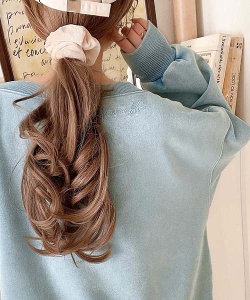 classicalelf（クラシカルエルフ）の「大人可愛いゆるスタイル。前後2WAYヴィンテージ加工スウェットオフショルワンポイントトップス（スウェット・レディース・杢グレー/ブルー/チャコール/ベージュ・SMALL/LARGE/MEDIUM/X-LARGE）」の20枚目の写真