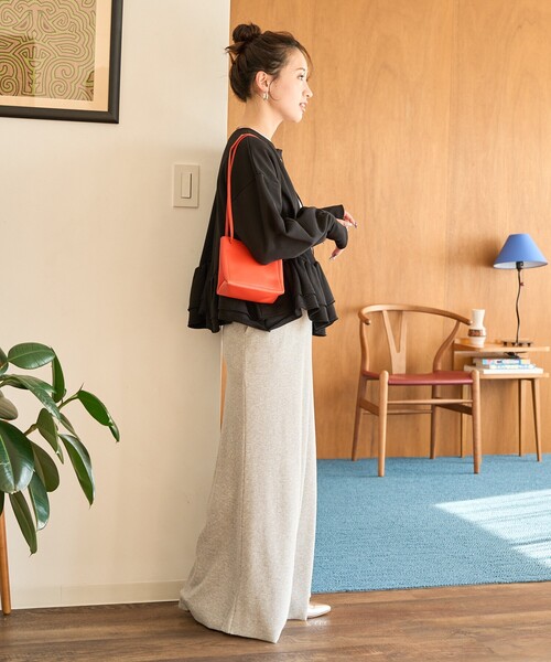 FREAK'S STORE（フリークスストア）の「限定展開　2WAY 裾 フリル ショート プルオーバー（スウェット・レディース・ナチュラル/グレー/ブラック/ベージュ・ﾌﾘ-）」の6枚目の写真