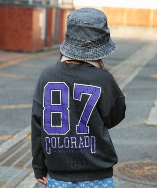 DRC branshes（ディーアールシーブランシェス）の「【DRC/やわらか薄手裏毛】アソートグラフィックトレーナー（スウェット・キッズ・オレンジ/コバルトブルー/パープル/ネイビー/その他1/フューシャピンク/ダークグリーン/チャコールグレー/ホワイト/カラフル/ブルーグレー/ブラック・110/100/90/120/140/130/150/160）」の3枚目の写真