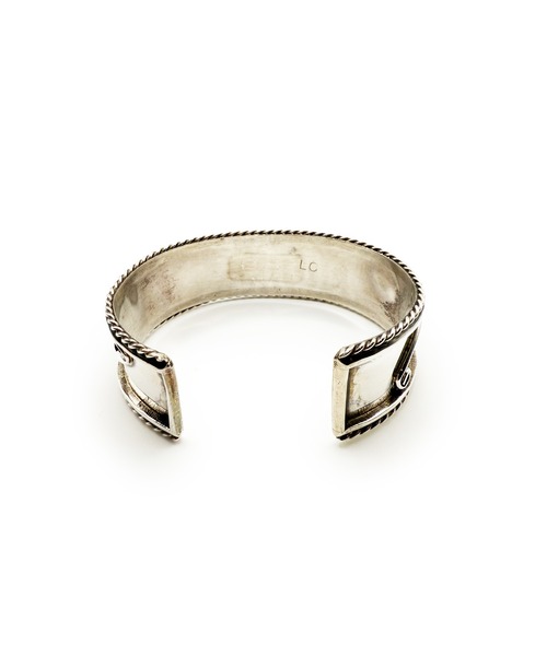 Indian Jewelry（インディアンジュエリー）の「THEATER シアター オルテガネイティブデザインシルバーバングル Made in USA（バングル/リストバンド・メンズ・シルバー・FREE）」の4枚目の写真