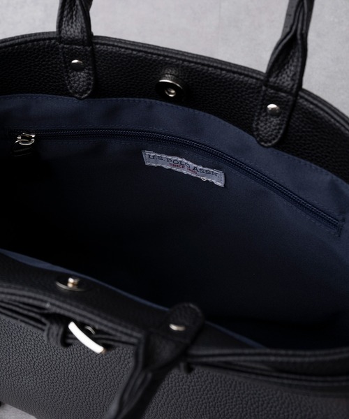 U.S. POLO ASSN.（ユーエスポロアッスン）の「【U.S. POLO ASSN.】≪別注≫2wayクラシックA4ベルトトートバッグ ショルダーバッグ ビジネス 通勤 通学（トートバッグ・レディース・ブラック/ブラウン・FREE）」の5枚目の写真