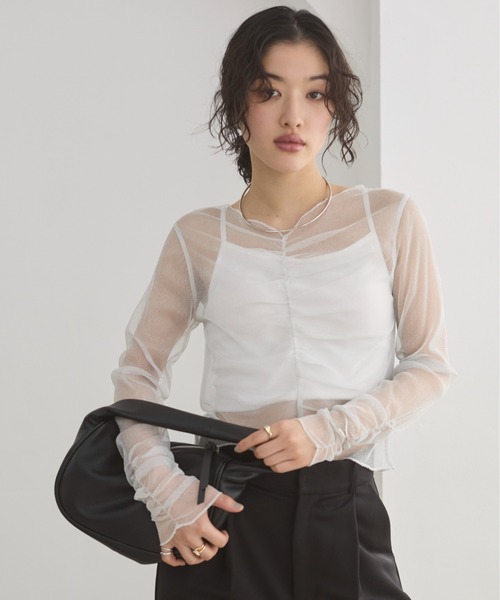 ANGIE(アンジー)の「シャーリング ラメ シアー トップス(Tシャツ/カットソー・レディース・ブラック/ライトベージュ/ライトピンク/ホワイト・FREE)」の6枚目の写真