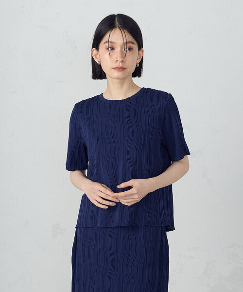 COMME CA ISM（コムサイズム）の「クルーネック　ストレッチプリーツカットソー / セットアップ対応（Tシャツ/カットソー・レディース・ブルー/アイボリー/ブラック・MEDIUM/LARGE）」の3枚目の写真