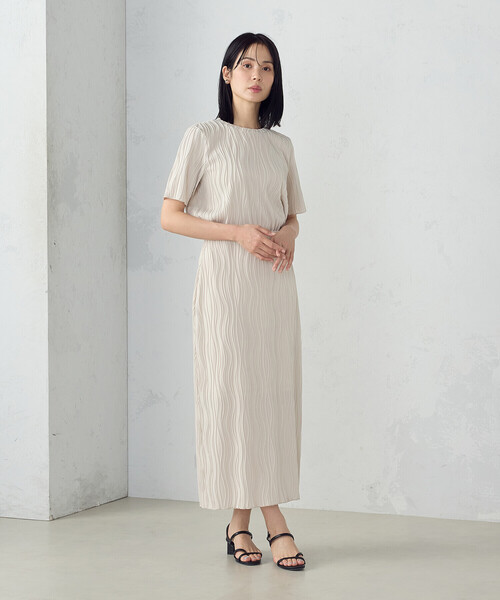 COMME CA ISM（コムサイズム）の「クルーネック　ストレッチプリーツカットソー / セットアップ対応（Tシャツ/カットソー・レディース・ブルー/アイボリー/ブラック・MEDIUM/LARGE）」の4枚目の写真