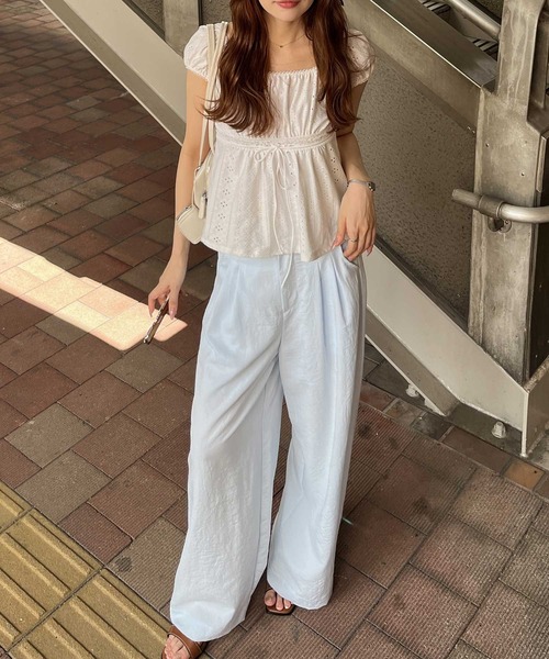nelliy.(ネルリー)の「【夏に最適!】マイナス3キロ見えダブルタックハイウエストスラックスワイドパンツ(スラックス・レディース・ブルー/ブラック・LARGE/MEDIUM)」の1枚目の写真