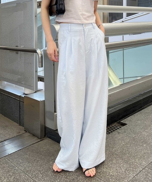 nelliy.(ネルリー)の「【夏に最適!】マイナス3キロ見えダブルタックハイウエストスラックスワイドパンツ(スラックス・レディース・ブルー/ブラック・LARGE/MEDIUM)」の8枚目の写真