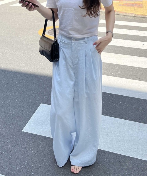 nelliy.(ネルリー)の「【夏に最適!】マイナス3キロ見えダブルタックハイウエストスラックスワイドパンツ(スラックス・レディース・ブルー/ブラック・LARGE/MEDIUM)」の11枚目の写真