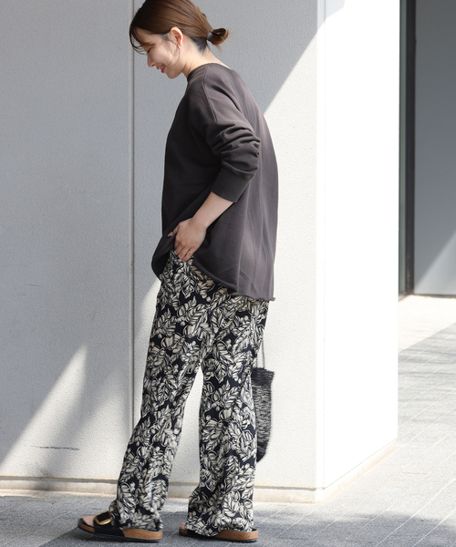 JOURNAL STANDARD relume（ジャーナルスタンダード　レリューム）の「《追加6》オーバーサイズロングスウェット（スウェット・レディース・チャコールグレー/ホワイト系その他/ライトグリーン/ブルー・FREE）」の14枚目の写真