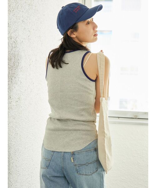 Ungrid（アングリッド）の「【WEB限定】バイカラーロゴタンクトップ（タンクトップ・レディース・ライトグレー/ブラウン/チャコールグレー・FREE）」の6枚目の写真