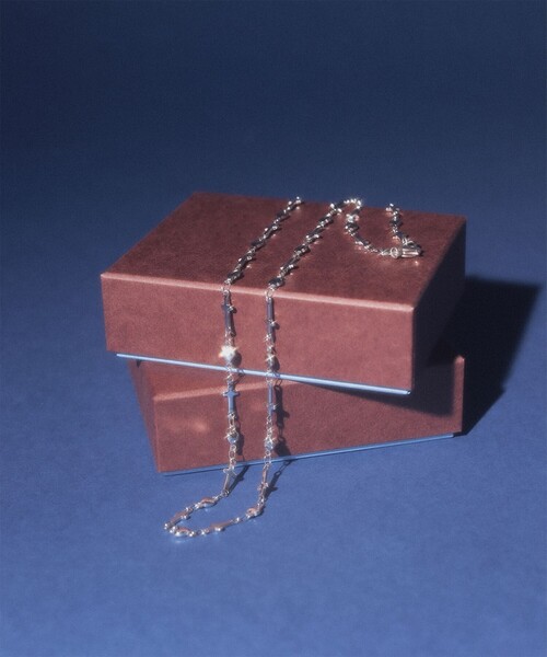 Ray BEAMS（レイビームス）の「ステンレス クロス ＆ ハート ロング ネックレス（ネックレス・レディース・シルバー・ONE SIZE）」の2枚目の写真