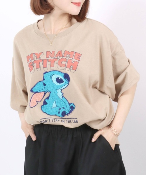 Disney(ディズニー)の「Disney(ディズニー)キャラクター刺繍・サガラ刺繍ビッグシルエットTシャツ レディース/ミッキーマウス ミニーマウス スティッチ(Tシャツ/カットソー・レディース・ピンク/サックスブルー/ベージュ/アッシュグレー/カーキ/オフホワイト/レッド/ネイビー/パープル/ブラック系その他2/スミクロ/ブルー系その他/グレー系その他/ブラック系その他/グリーン/イエロー/ブラック系その他3/ブラック系その他4/ホワイト系その他2/ホワイト系その他・M/L)」の12枚目の写真