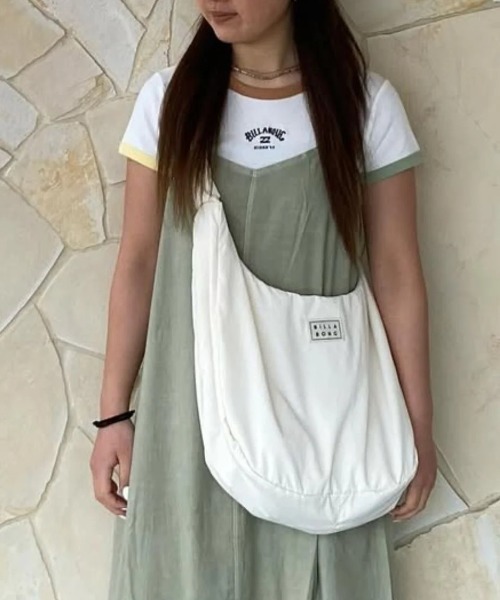 BILLABONG(ビラボン)の「BILLABONG レディース ROUND SHOULDER BAG トートバッグ 【2025年春夏モデル】/ビラボンロゴラウンドショルダーバッグ(ショルダーバッグ・レディース・ブラック/ホワイト・FREE)」の1枚目の写真