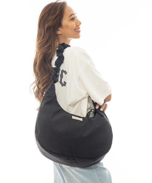 BILLABONG(ビラボン)の「BILLABONG レディース ROUND SHOULDER BAG トートバッグ 【2025年春夏モデル】/ビラボンロゴラウンドショルダーバッグ(ショルダーバッグ・レディース・ブラック/ホワイト・FREE)」の2枚目の写真