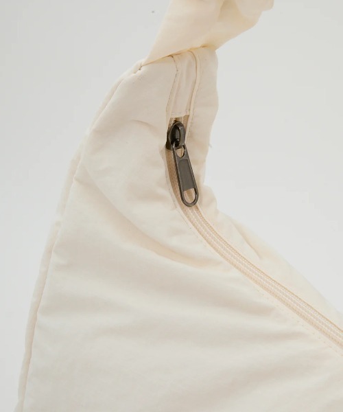 BILLABONG(ビラボン)の「BILLABONG レディース ROUND SHOULDER BAG トートバッグ 【2025年春夏モデル】/ビラボンロゴラウンドショルダーバッグ(ショルダーバッグ・レディース・ブラック/ホワイト・FREE)」の9枚目の写真