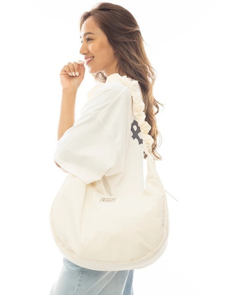BILLABONG(ビラボン)の「BILLABONG レディース ROUND SHOULDER BAG トートバッグ 【2025年春夏モデル】/ビラボンロゴラウンドショルダーバッグ(ショルダーバッグ・レディース・ブラック/ホワイト・FREE)」の3枚目の写真