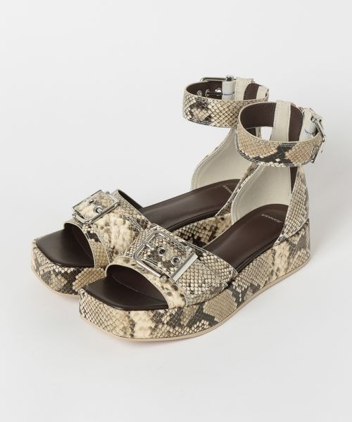 JEANASIS（ジーナシス）の「Ｗクラスプフラットサンダル/329243（サンダル・レディース・ブラウン/パイソン/ブラック・LARGE/MEDIUM）」の3枚目の写真