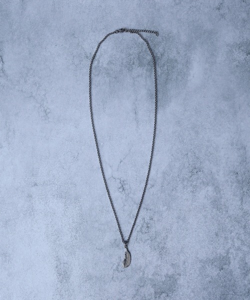 ARROWM(アローム)の「ARROWM フェザーネックレス(ネックレス・メンズ・シルバー・FREE)」の2枚目の写真