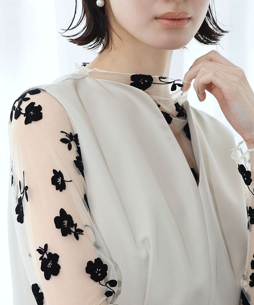 LOWO（ロワ）の「シースルートップス 長袖 ハイネック チュール メロウ メロー 花柄 シアートップス レイヤードトップス 結婚式 パーティー オケージョン お呼ばれ（シャツ/ブラウス・レディース・ブラック/アイボリー・FREE）」の7枚目の写真