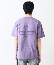 ragged mountain（ラギットマウンテン）の「【RAGGED MOUNTAIN：ラギットマウンテン】エンボス加工 ロゴTシャツ 半袖 オーバーサイズ（Tシャツ/カットソー）」