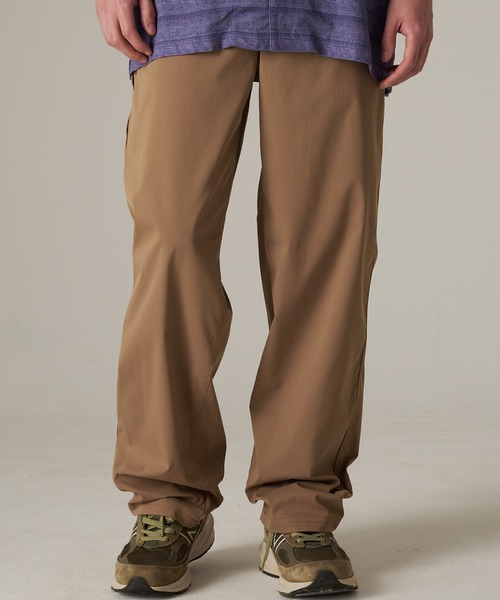 Eddie Bauer（エディーバウアー）の「ホライゾン ガイド チノパンツ クラシックフィット（チノパンツ・メンズ・ブラック/ライトベージュ/サファリグリーン・L/M/XXL/XL）」の3枚目の写真