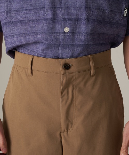 Eddie Bauer（エディーバウアー）の「ホライゾン ガイド チノパンツ クラシックフィット（チノパンツ・メンズ・ブラック/ライトベージュ/サファリグリーン・L/M/XXL/XL）」の15枚目の写真