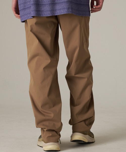 Eddie Bauer（エディーバウアー）の「ホライゾン ガイド チノパンツ クラシックフィット（チノパンツ・メンズ・ブラック/ライトベージュ/サファリグリーン・L/M/XXL/XL）」の14枚目の写真