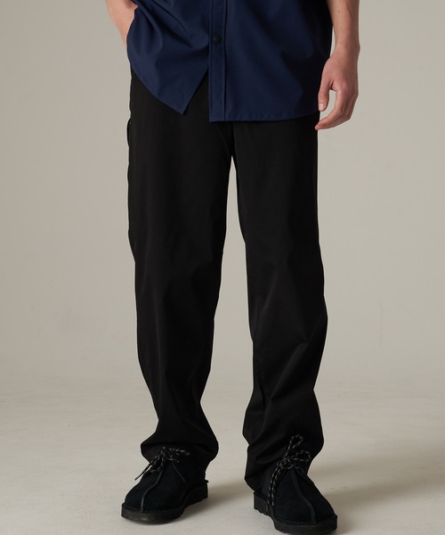 Eddie Bauer（エディーバウアー）の「ホライゾン ガイド チノパンツ クラシックフィット（チノパンツ・メンズ・ブラック/ライトベージュ/サファリグリーン・L/M/XXL/XL）」の4枚目の写真