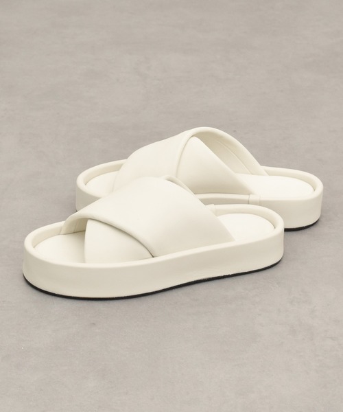 inter-chaussures（インターショシュール）の「【JVAM】パフィークロスベルト厚底サンダル(E52125)（サンダル・レディース・キャメル/ブラック/アイボリー・36/37/38/39）」の2枚目の写真