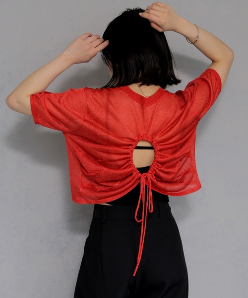 cheriella（シェリエラ）の「【cheriella】バックシャーリングラメニット BACK SHIRRING LAME KNIT（Tシャツ/カットソー・レディース・グレイッシュベージュ/ブラック/レッド/チャコール・M）」の13枚目の写真