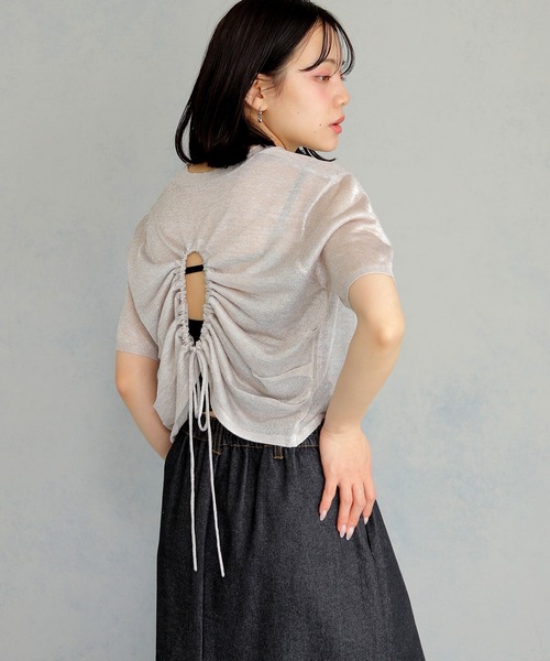cheriella（シェリエラ）の「【cheriella】バックシャーリングラメニット BACK SHIRRING LAME KNIT（Tシャツ/カットソー・レディース・グレイッシュベージュ/ブラック/レッド/チャコール・M）」の21枚目の写真