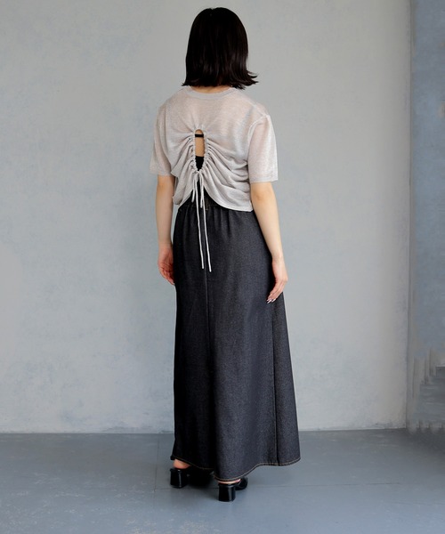 cheriella（シェリエラ）の「【cheriella】バックシャーリングラメニット BACK SHIRRING LAME KNIT（Tシャツ/カットソー・レディース・グレイッシュベージュ/ブラック/レッド/チャコール・M）」の14枚目の写真