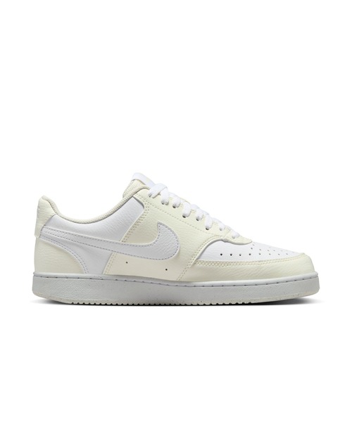 NIKE(ナイキ)の「ナイキ NIKE ナイキ コート ビジョン LO NN(スニーカー・レディース・ホワイト×ホワイト・26.0cm/23.5cm/24.5cm/25.5cm/23.0cm/24.0cm/25.0cm)」の2枚目の写真