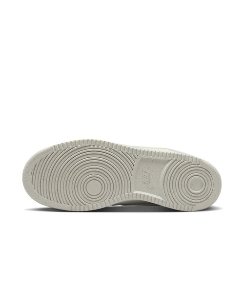 NIKE(ナイキ)の「ナイキ NIKE ナイキ コート ビジョン LO NN(スニーカー・レディース・ホワイト×ホワイト・26.0cm/23.5cm/24.5cm/25.5cm/23.0cm/24.0cm/25.0cm)」の6枚目の写真