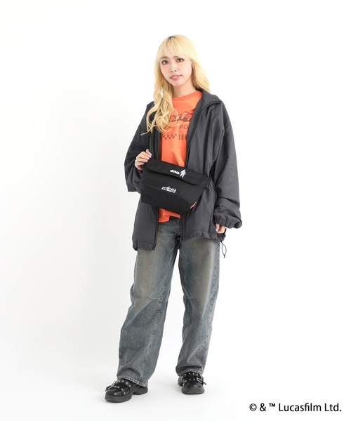 Manhattan Portage(マンハッタンポーテージ)の「NYLON MESSENGER BAG(XXS) BACK POCKET W/ DIVIDER MAGNET 2025 /STAR WARS(メッセンジャーバッグ・メンズ・ブラック・X-SMALL)」の4枚目の写真