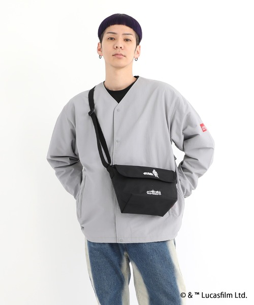 Manhattan Portage(マンハッタンポーテージ)の「NYLON MESSENGER BAG(XXS) BACK POCKET W/ DIVIDER MAGNET 2025 /STAR WARS(メッセンジャーバッグ・メンズ・ブラック・X-SMALL)」の2枚目の写真