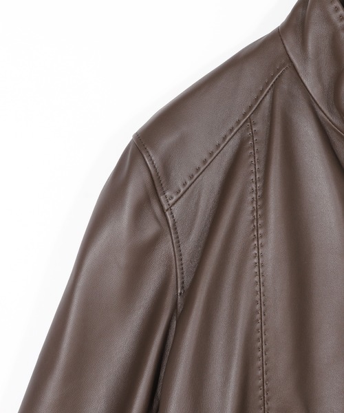 MEN'S BIGI(メンズビギ)の「スタンドカラーシングルライダース ラムレザージャケット(ライダースジャケット・メンズ・ブラウン/ネイビー/ブラック・01/02/03/04)」の6枚目の写真