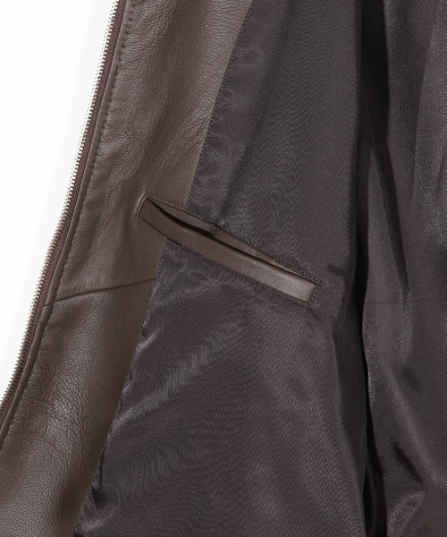 MEN'S BIGI(メンズビギ)の「スタンドカラーシングルライダース ラムレザージャケット(ライダースジャケット・メンズ・ブラウン/ネイビー/ブラック・01/02/03/04)」の12枚目の写真