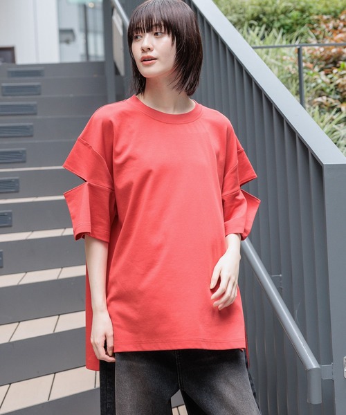 LAKOLE（ラコレ）の「【長さが選べる】カットアウトTEE / 490868（Tシャツ/カットソー・レディース・ブラック/ブラウン/オフホワイト/レッド・MEDIUM/LARGE）」の4枚目の写真