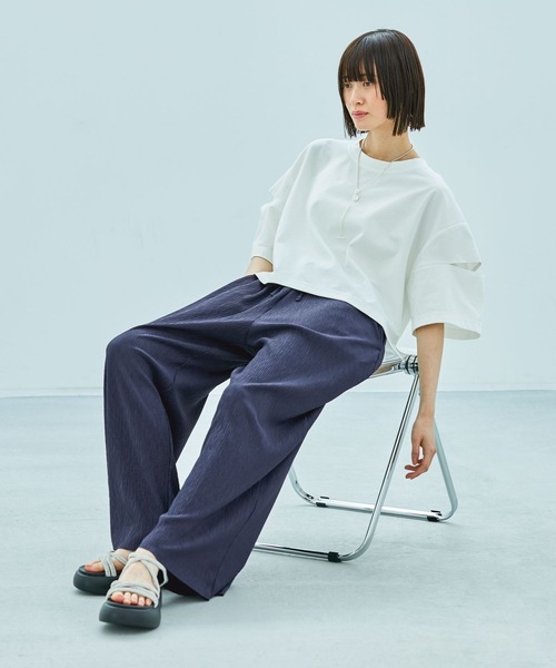 LAKOLE（ラコレ）の「【長さが選べる】カットアウトTEE / 490868（Tシャツ/カットソー・レディース・ブラック/ブラウン/オフホワイト/レッド・MEDIUM/LARGE）」の11枚目の写真