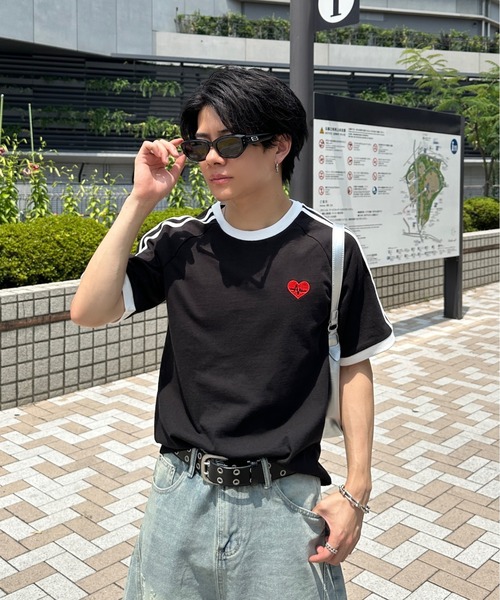 ADAMASTE（アダマスト）の「side line heart logo ringer T-shirt - サイドラインハートロゴリンガーT（Tシャツ/カットソー・メンズ・ホワイト/ブラック・MEDIUM/LARGE）」の2枚目の写真